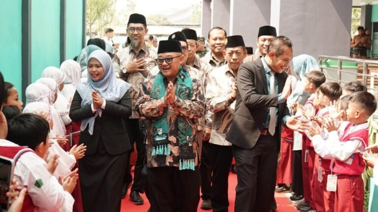 Mendikdasmen Abdul Mu’ti Resmikan SD Muhammadiyah Sidoarjo, Dorong Sekolah Inklusi dan STEM